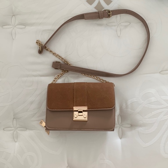 [SOLD] Crossbody Purse - Picture 1 of 6